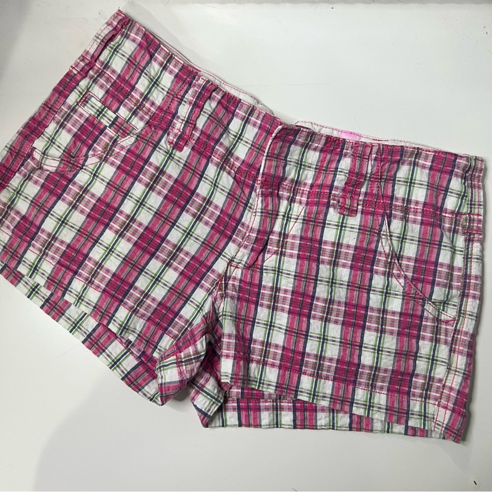 Super cute coquette white pink and green Roxy booty shorts 💗💐